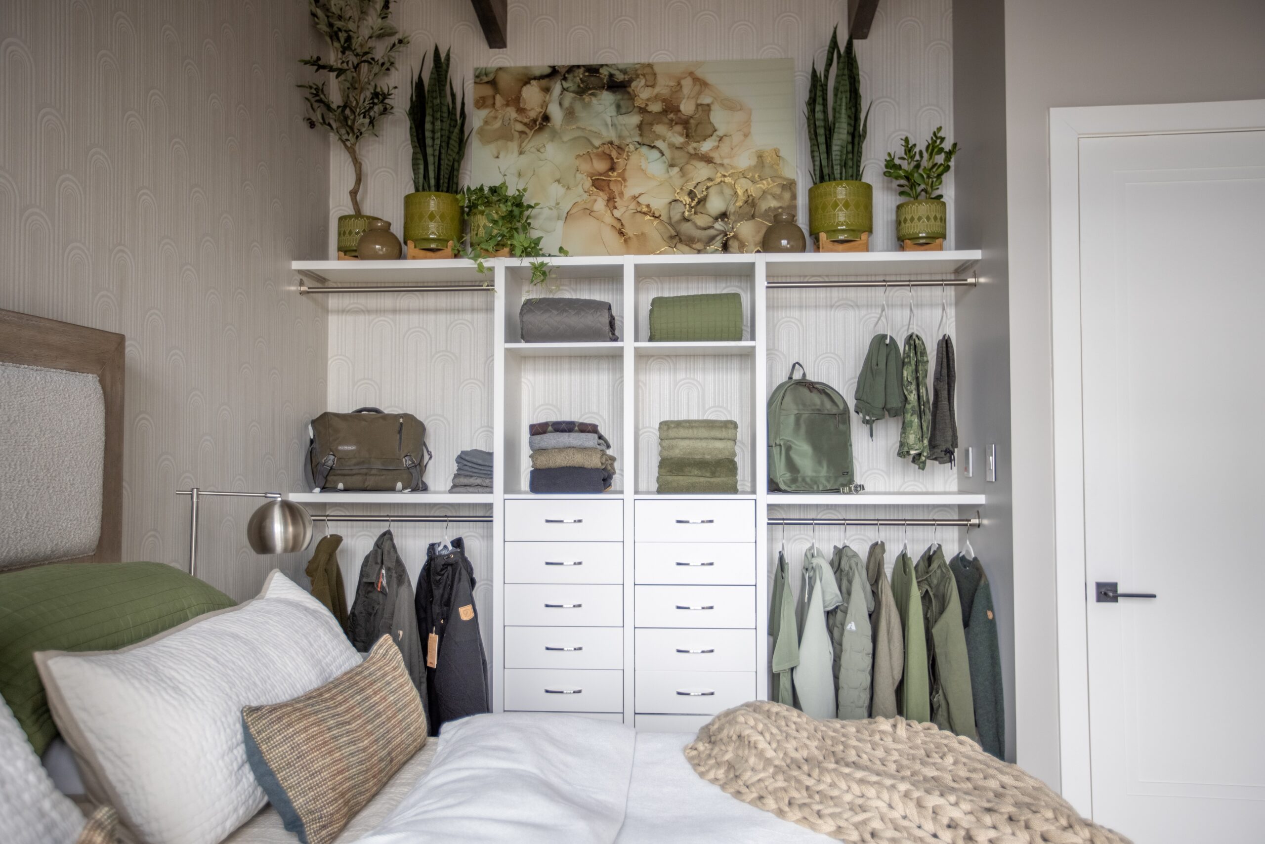 Open Concept Closet Pinhotipeak